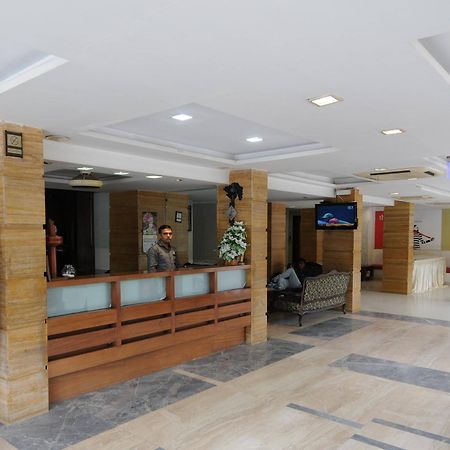 Neelkanth Paradise Hotel Ahmedabad Buitenkant foto