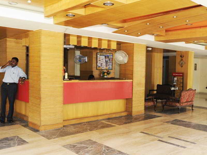 Neelkanth Paradise Hotel Ahmedabad Buitenkant foto